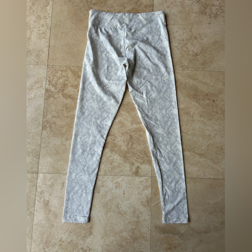 Light Gray Snake-Print Leggings